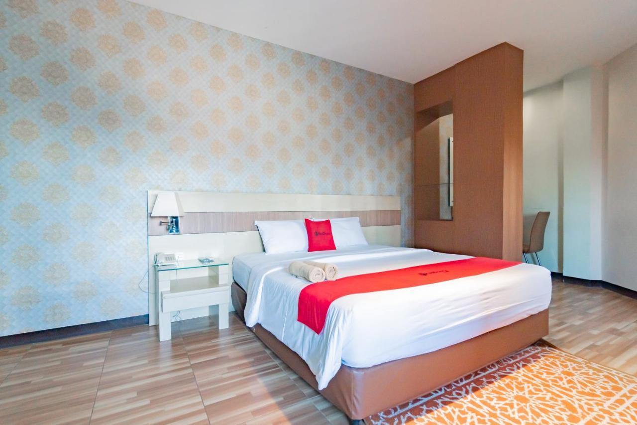 Отель Reddoorz Premium Near Bandung Station Экстерьер фото